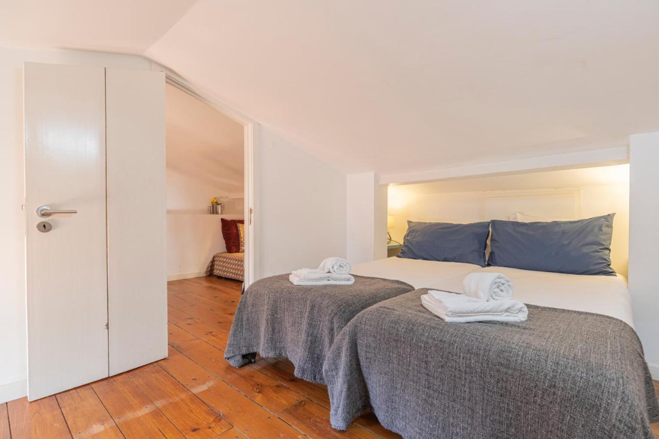 Alfama 2Bdr Duplex Apartment W/ Balcony By Lovelystay Lisboa Dış mekan fotoğraf