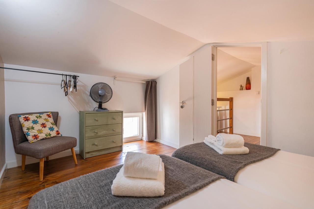 Alfama 2Bdr Duplex Apartment W/ Balcony By Lovelystay Lisboa Dış mekan fotoğraf